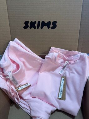 SKIMS Cherry Blossom Two-Piece Lounge Set - Short Sleeve Top & Pants NWT